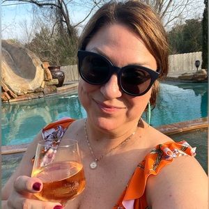 Meet your Posher, Carolyn